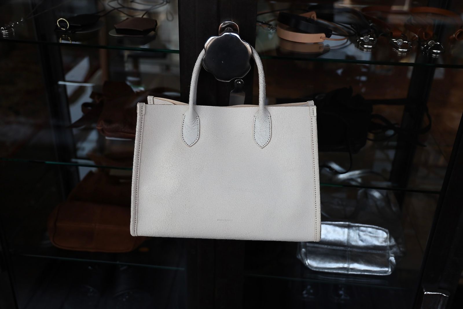 エンダースキーマ バッグ atypical sophie M(wt-rb-asm)white/crack