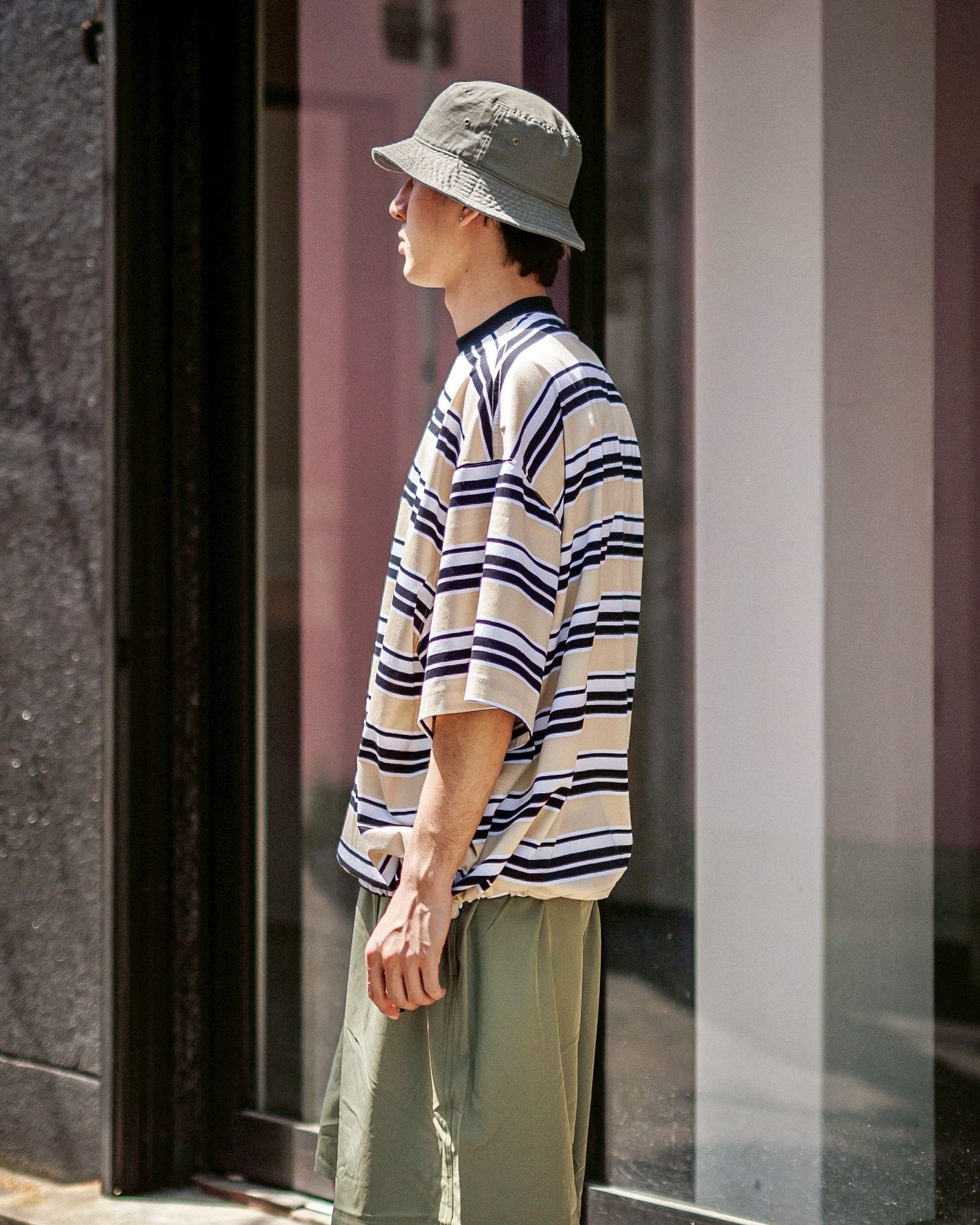 イズネス25SS BALLOON BORDER T-SHIRT(25SS_04_31SSSH05-2)BEIGE×WHITE×BLACK
