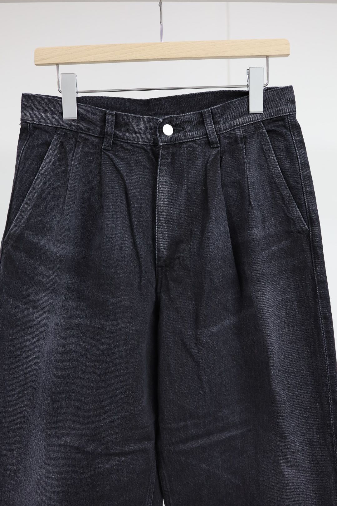 Graphpaper - グラフペーパー Selvage Denim Two Tuck Pants(GU261