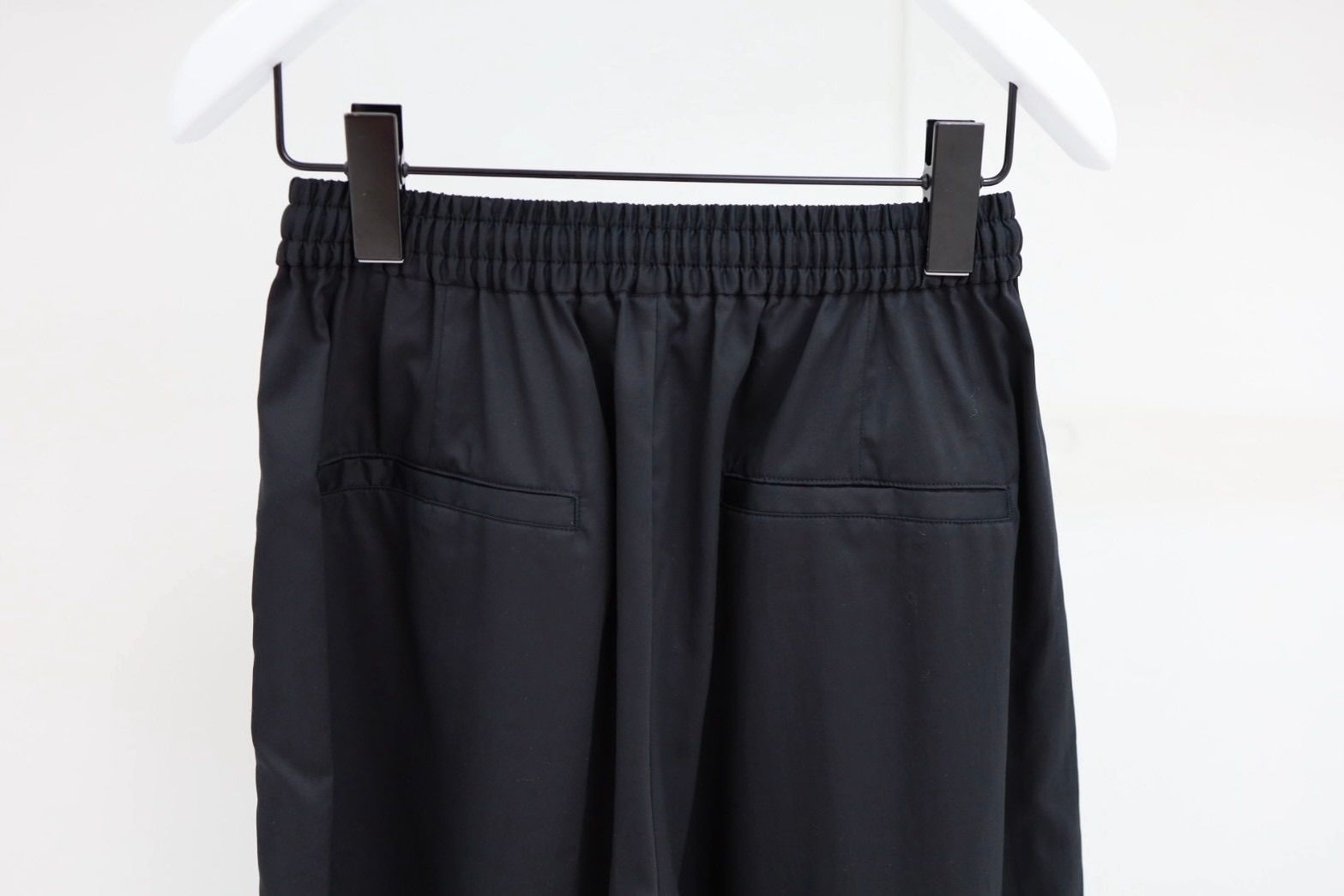 グラフペーパー Women's 26SS  Silicon Poplin Two Tuck Easy Wide Pants(GL261-40187)BLACK☆2月28日(土)発売！