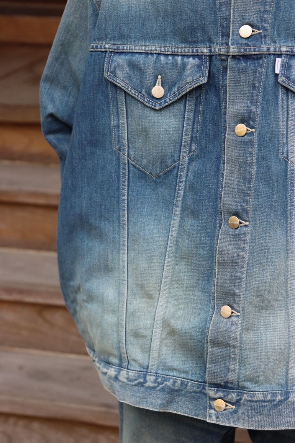 Graphpaper Selvage Denim Trucker Jacket(GU223-30016DB) style. 2022.07.28.