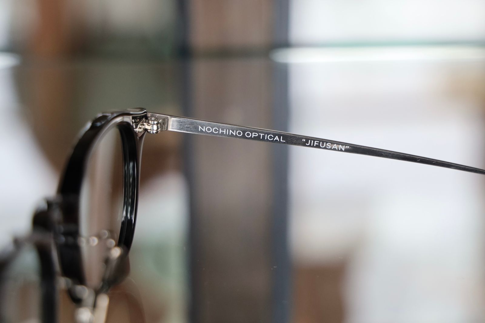 ノチノオプティカル "JIFUSAN" #2.GLOSS BLACK × GREY GREEN to D.GREY(調光モデル)
