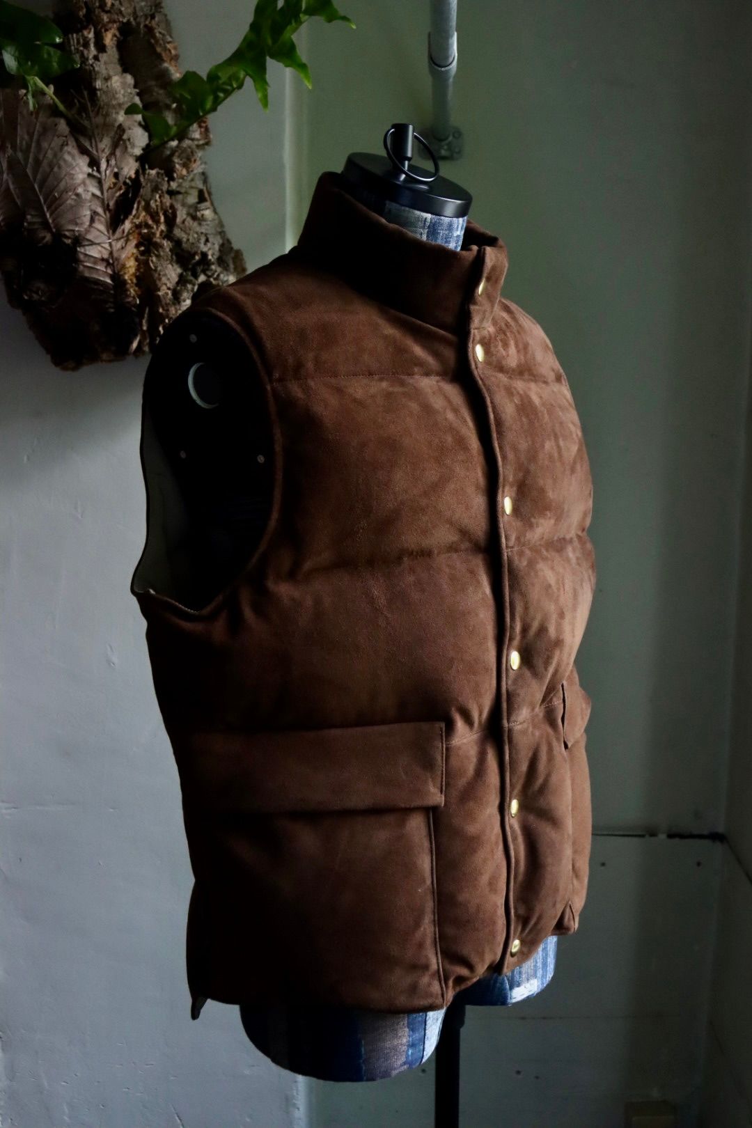 A.PRESSE - アプレッセ23AWダウンベストSuede Down Vest(23AAP-01-27H