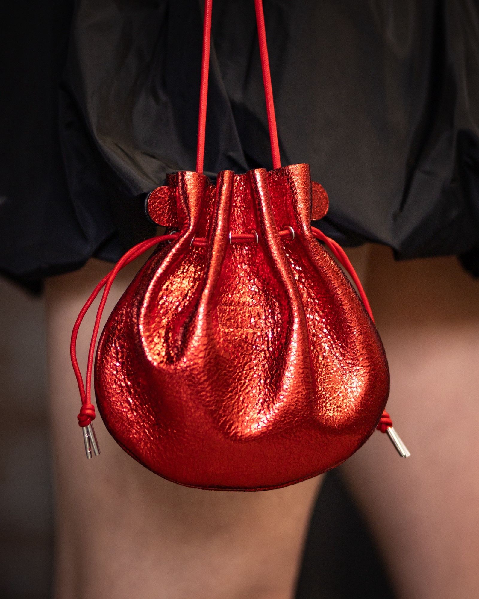 エンダースキーマ バッグpetal sac gloss(yv-b-psg)red