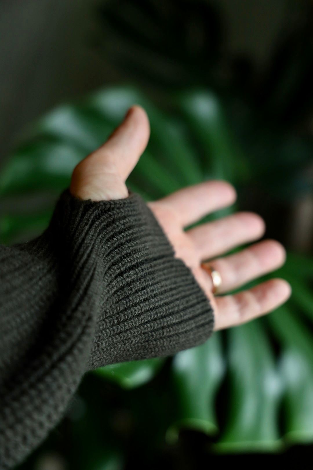 マーカウェア 26AW RIBBED POLO COLLAR JUMPER(A26C24SW02C)DARK OLIVE☆新作発売！
