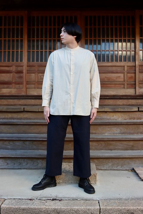 Ets.MATERIAUX  Band collar shirt(OFF WHITE)style.
