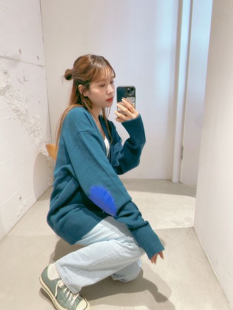 YOKE 新作PAINTED ELBOW PATCH CARDIGAN style.2024.8.23