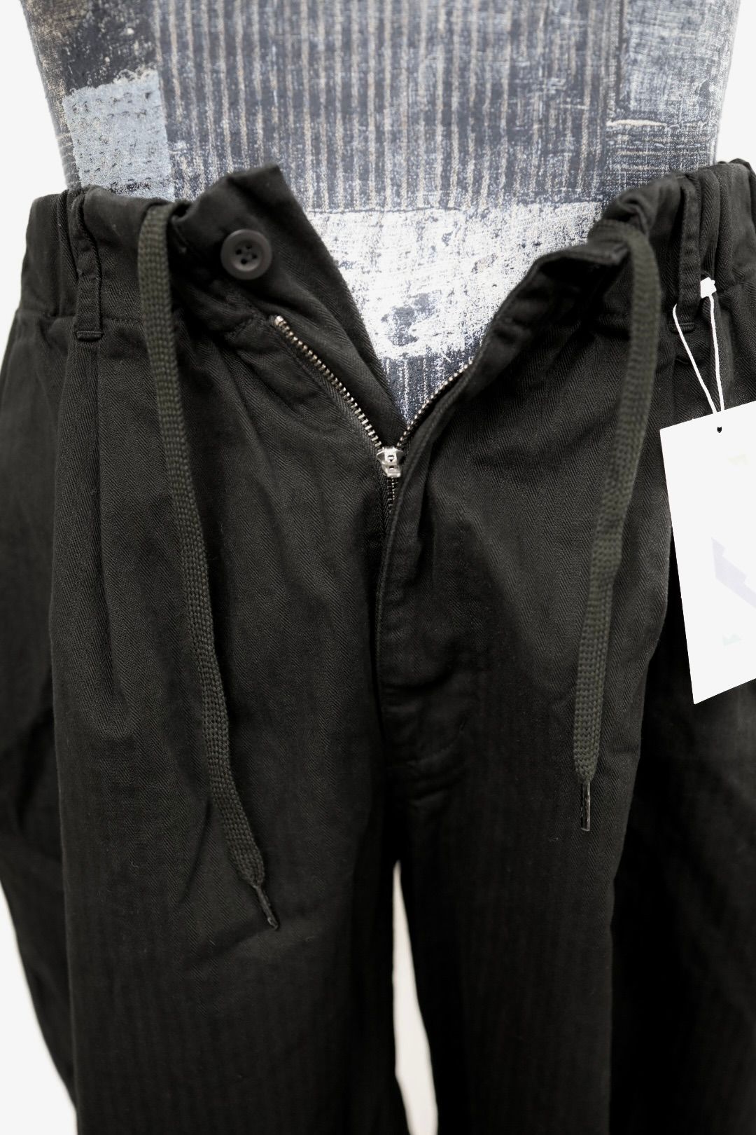 イズネス 26SS パンツ Herringbone 6-Pocket Pants (26SS_22_1005SSPT05)BLACK☆新作発売！