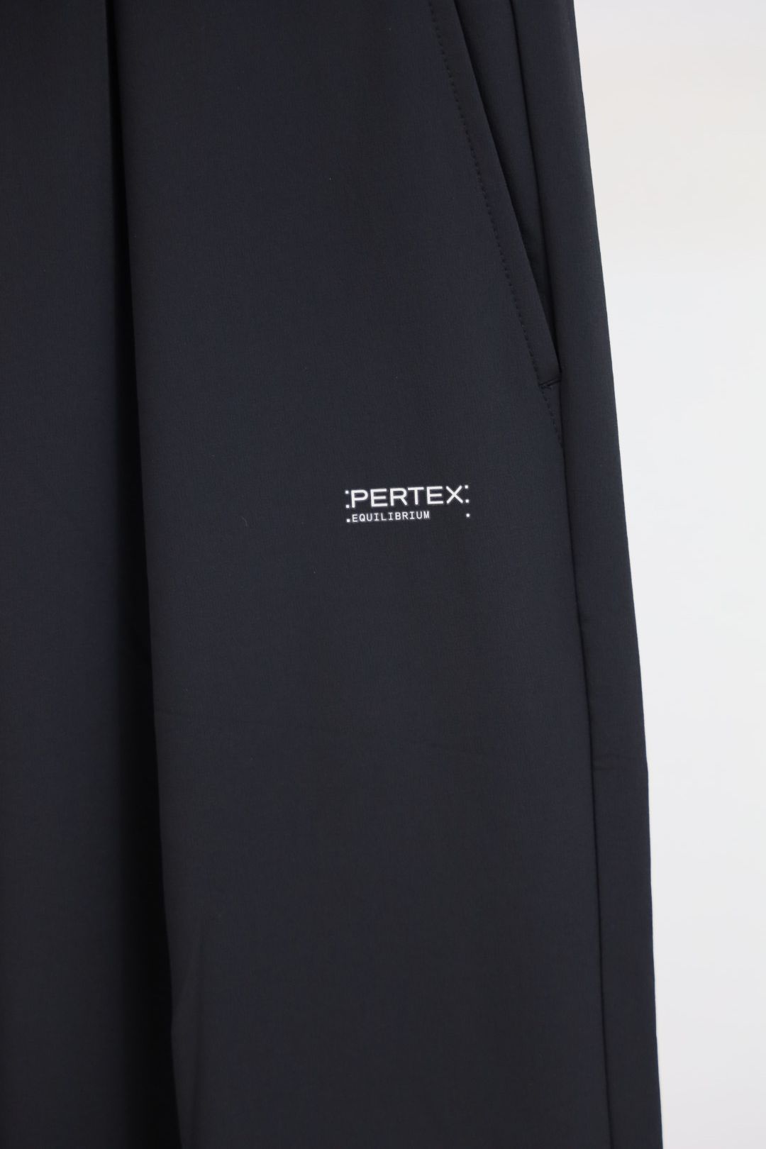 グラフペーパー  PERTEX® EQUILIBRIUM Wide Easy Pants(GM263-40262)BLACK☆8月15日(土)発売！