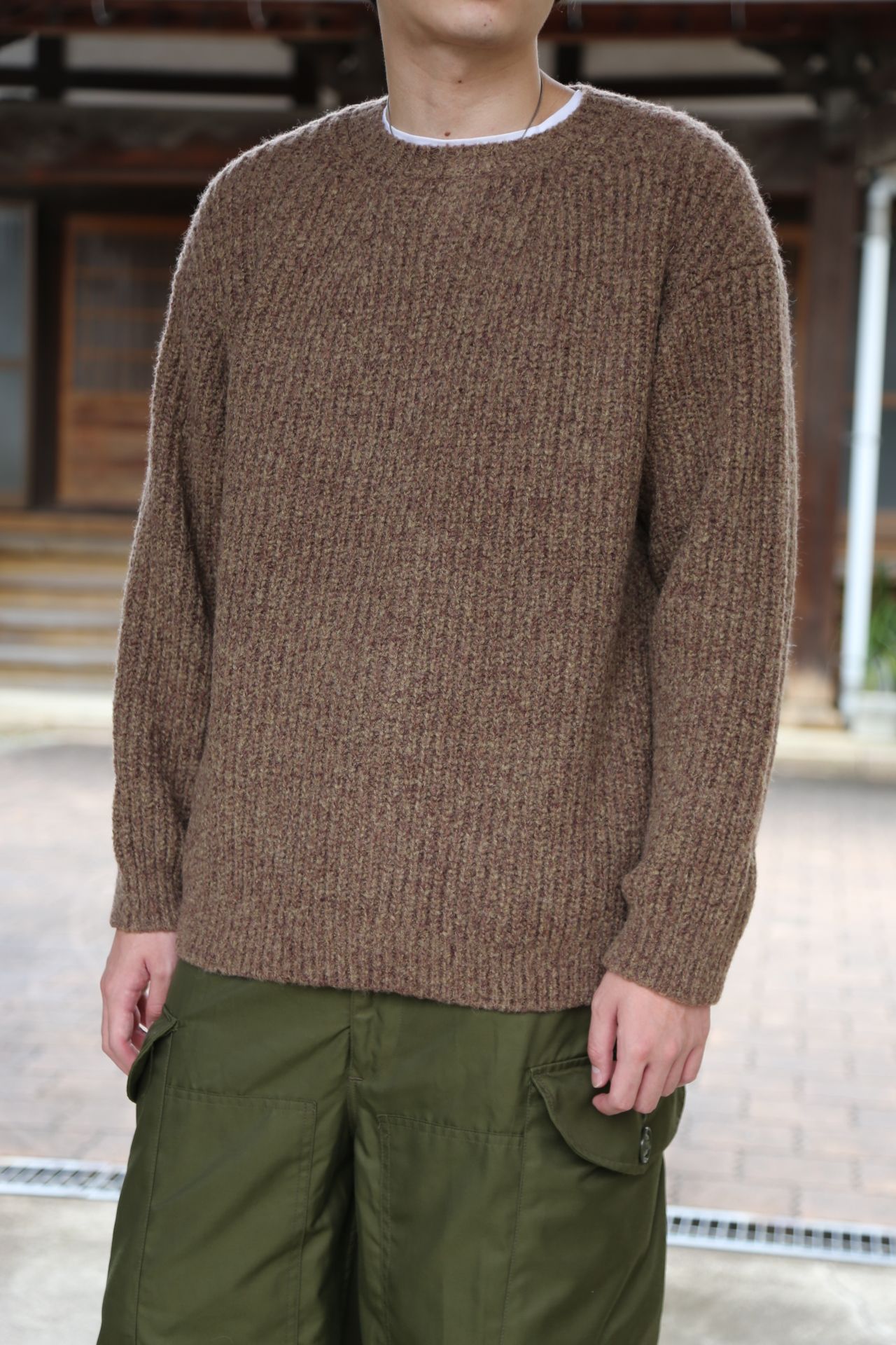 YOKE 20awより、3G BACK ZIP RIB CREW NECK BEIGE style.2020.9.12.
