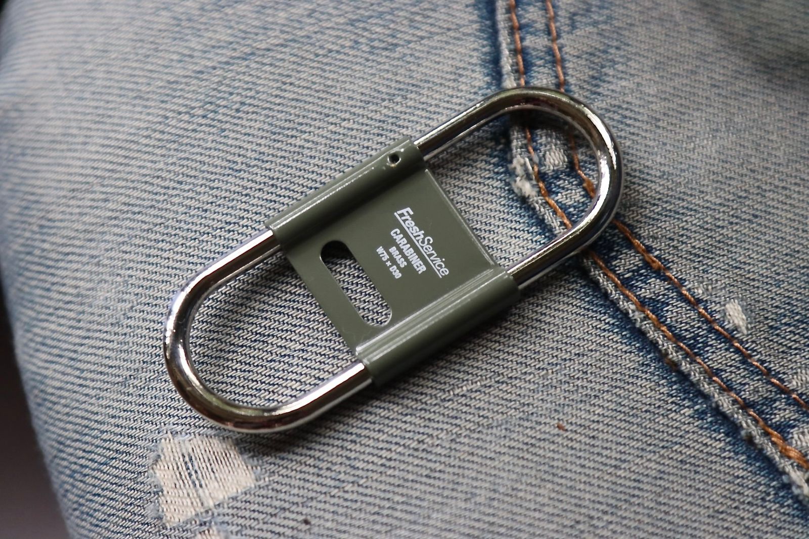 フレッシュサービス カラビナキーリング CARABINER KEYRING(FSP243-99046B)KHAKI☆再入荷！