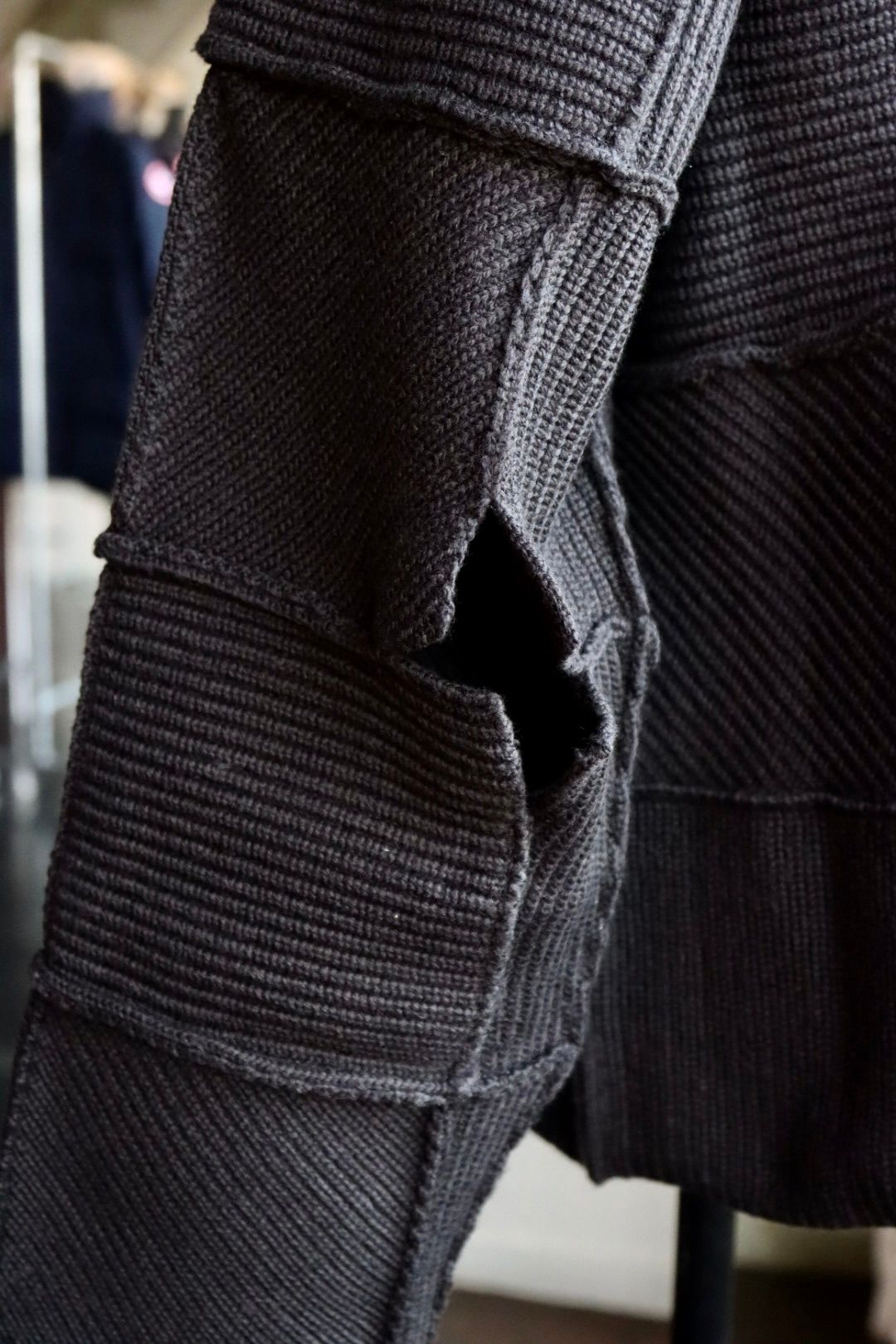 ヨーク24SS PATCHWORK RIB BUTTONED CARDIGAN(YK24SS0683S)BLACK