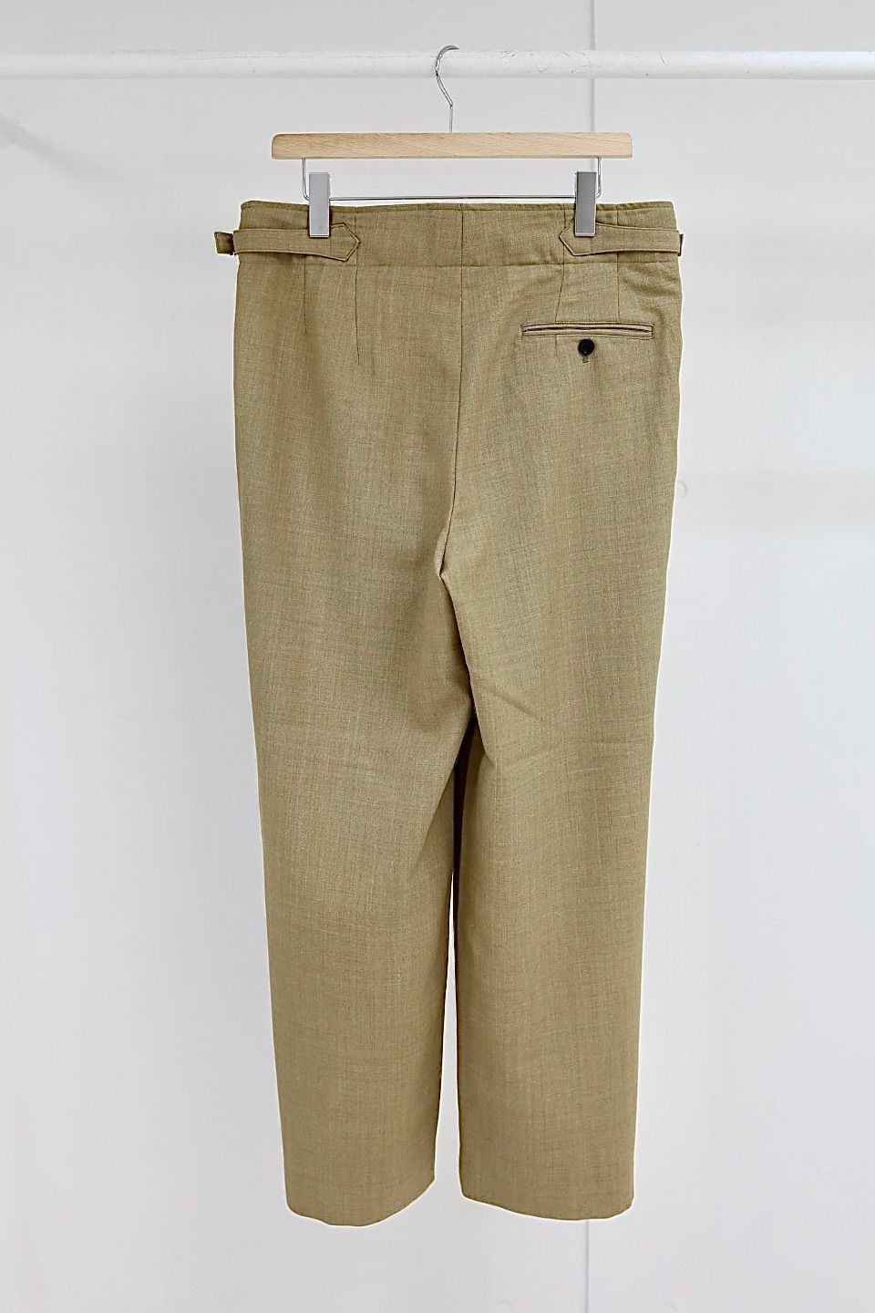 marka マーカ 26SS TWO TUCK MILITARY TROUSERS -RECYCLED POLYESTER NON-MULESED WOOL GABARDINE-(M26A06PT01C)BEIGE☆新作発売！