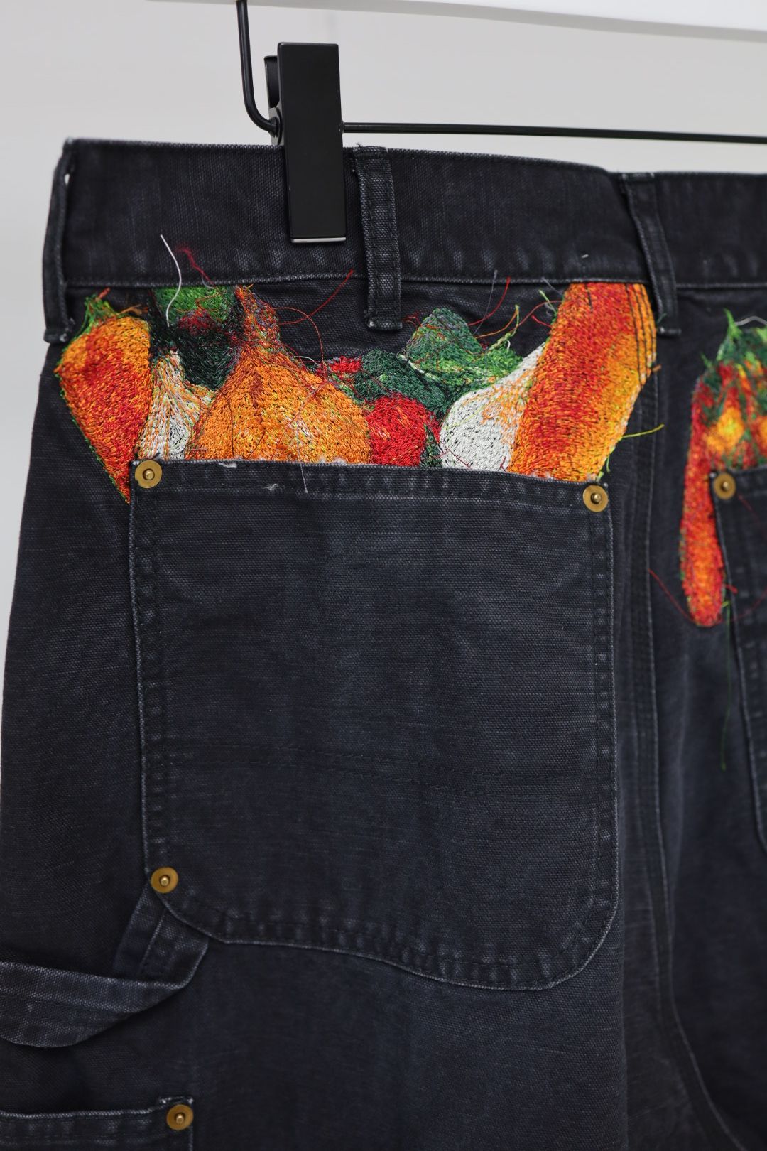 doublet ダブレット26SS VEGETABLE EMBROIDERY CUT-OFF PANTS (26SS19PT350) BLACK ★1月17日(土)11:00発売！