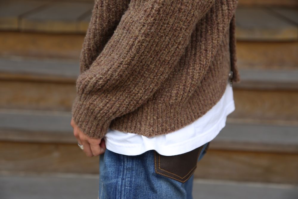 YOKE 3G BACK ZIP RIB CREW NECK"BEIGE"Style.2020.9.19.