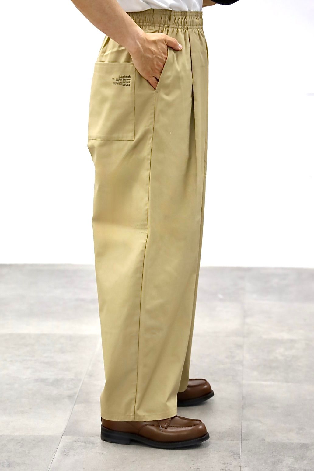 FreshService 26SS CORPORATE WIDE EASY PANTS"BEIGE"スタイル