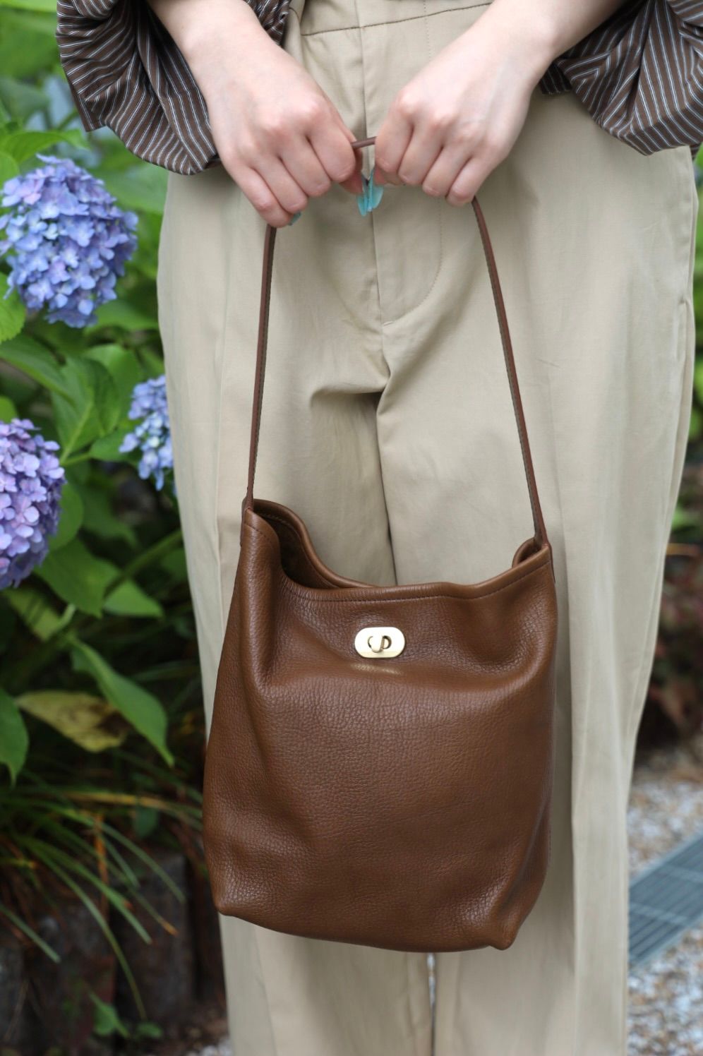 エンダースキーマ バッグ twist shoulder small(zw-b-tss)cognac