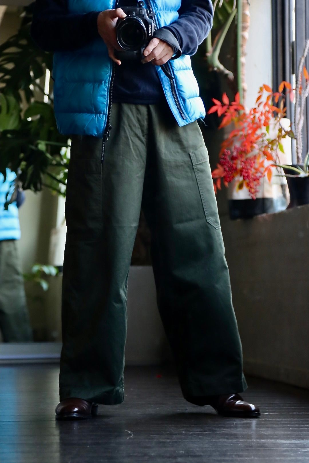Graphpaper グラフペーパー Suvin Herringbone Cargo Pantsスタイル