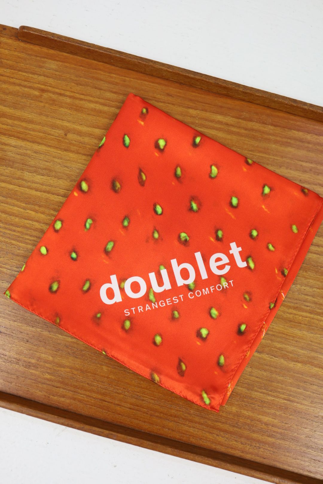 doublet ダブレット26SS VEGGIE SILK SCARF (26SS65SF05) STRAWBERRY★1月17日(土)11:00発売！
