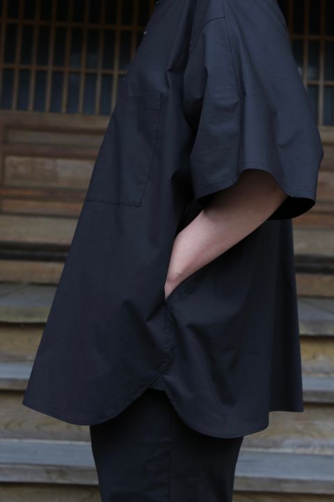 Graphpaper Stretch Typewriter Stand Collar Short Yoke Sleeve Shirt(GM212-40615B) style.2021.6.12