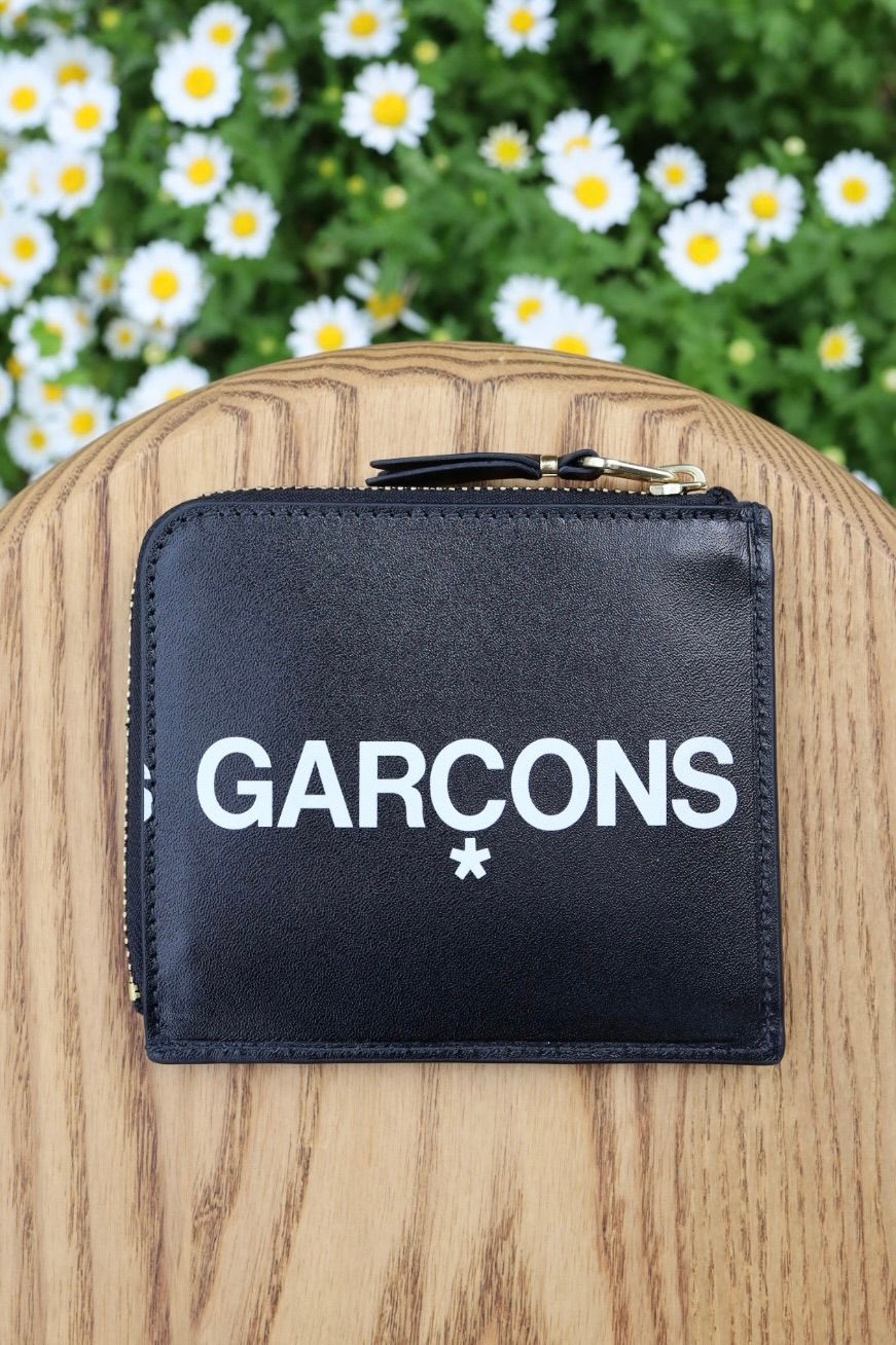 コムデギャルソン 財布 Wallet Huge Logo (8Z-T031-051-1)BLACK☆4月11日再入荷！