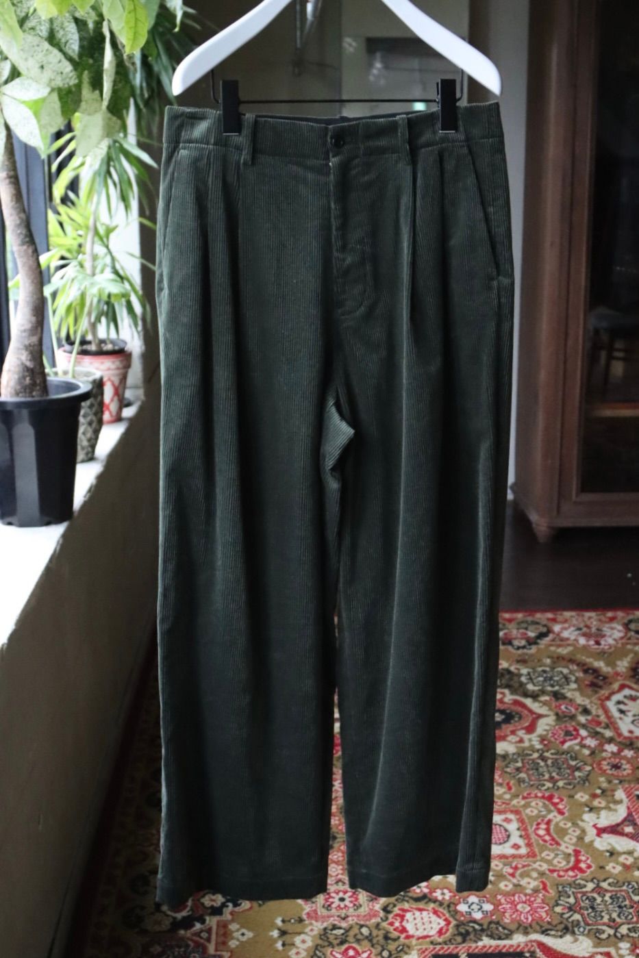 グラフペーパー 25AW Suvin Corduroy Wide Straight Trousers(GU253-40366)GREEN☆10月4日(土)新作発売！