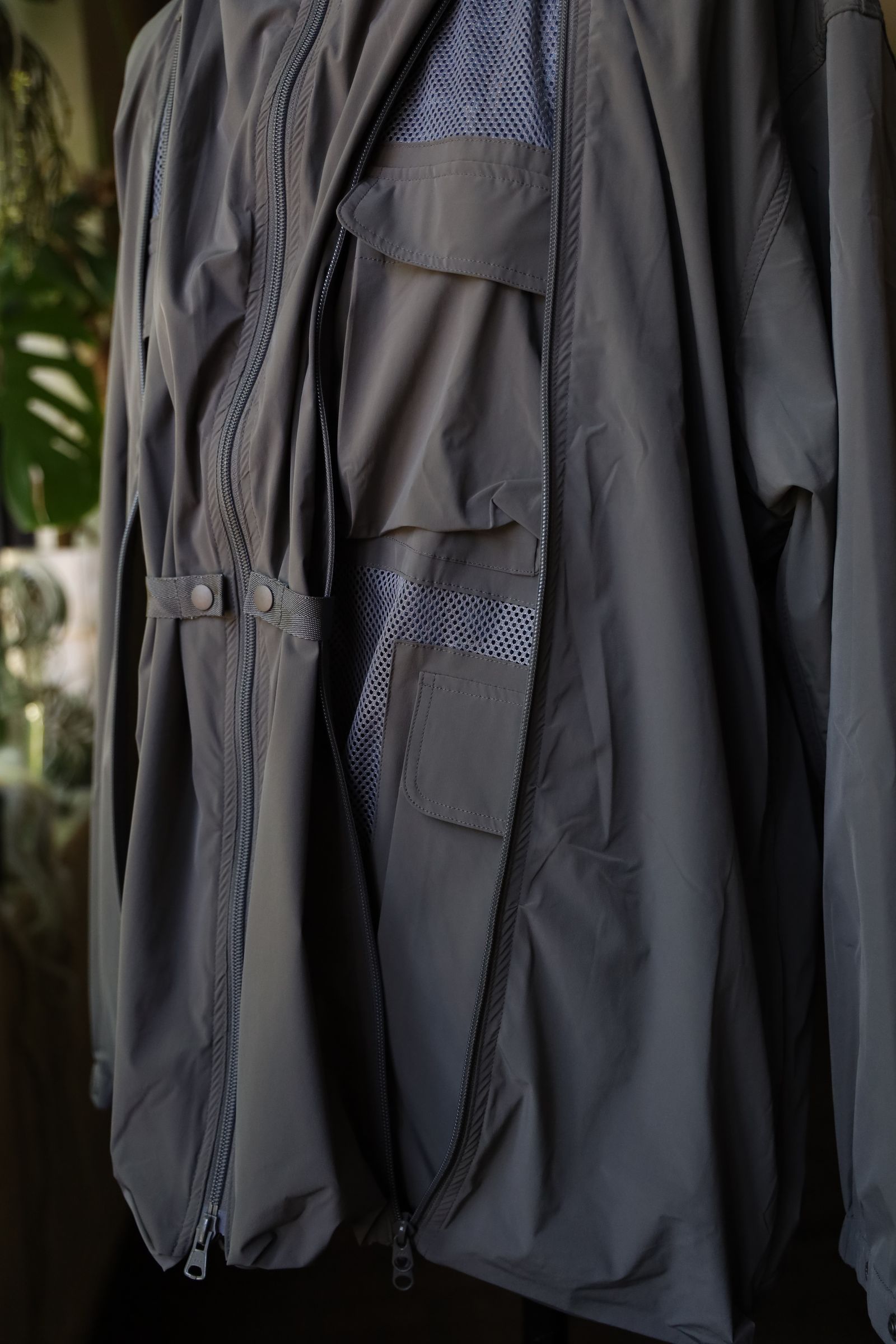 is-ness イズネス24SS TECHNICAL VENTILATION JACKET(24SS_08_1006JK04)CHARCOAL