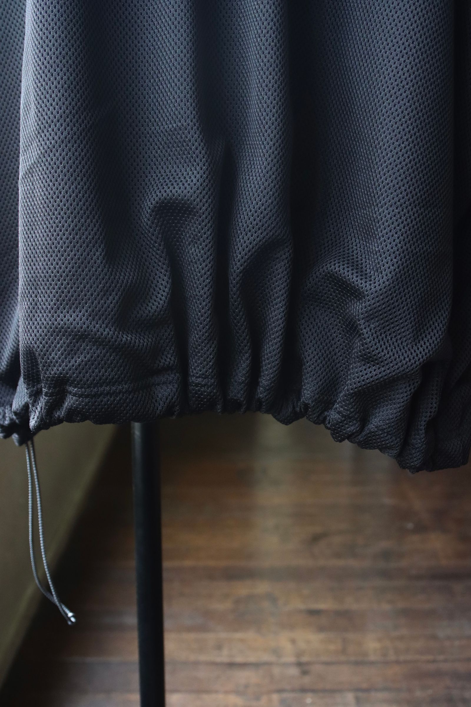 イズネス24SSバルーンレイヤードメッシュTシャツ BALLOON DOUBLE LAYERED MESH SHORT SLEEVE T-SHIRT(1006SSCS08)BLACK