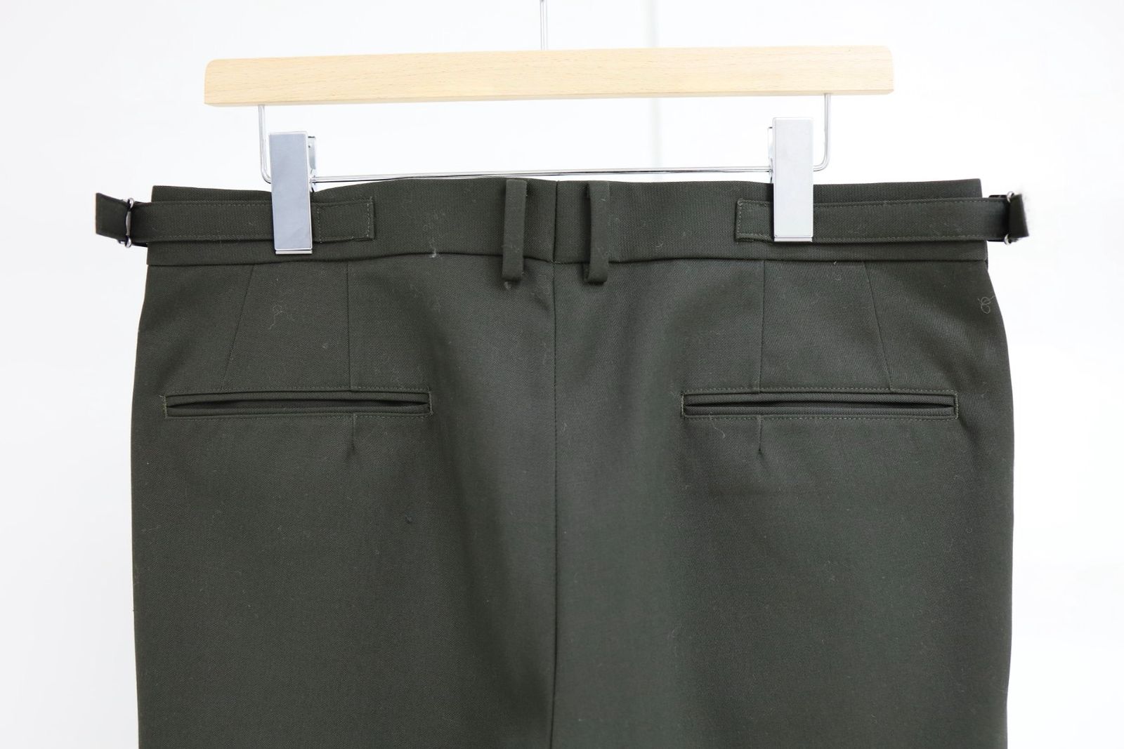 マーカ 26AW ウールギャバワッシャータンブラー / ダブルプリーテッドワイドトラウザーズ(M26D07PT01C)DARK OLIVE☆新作発売！