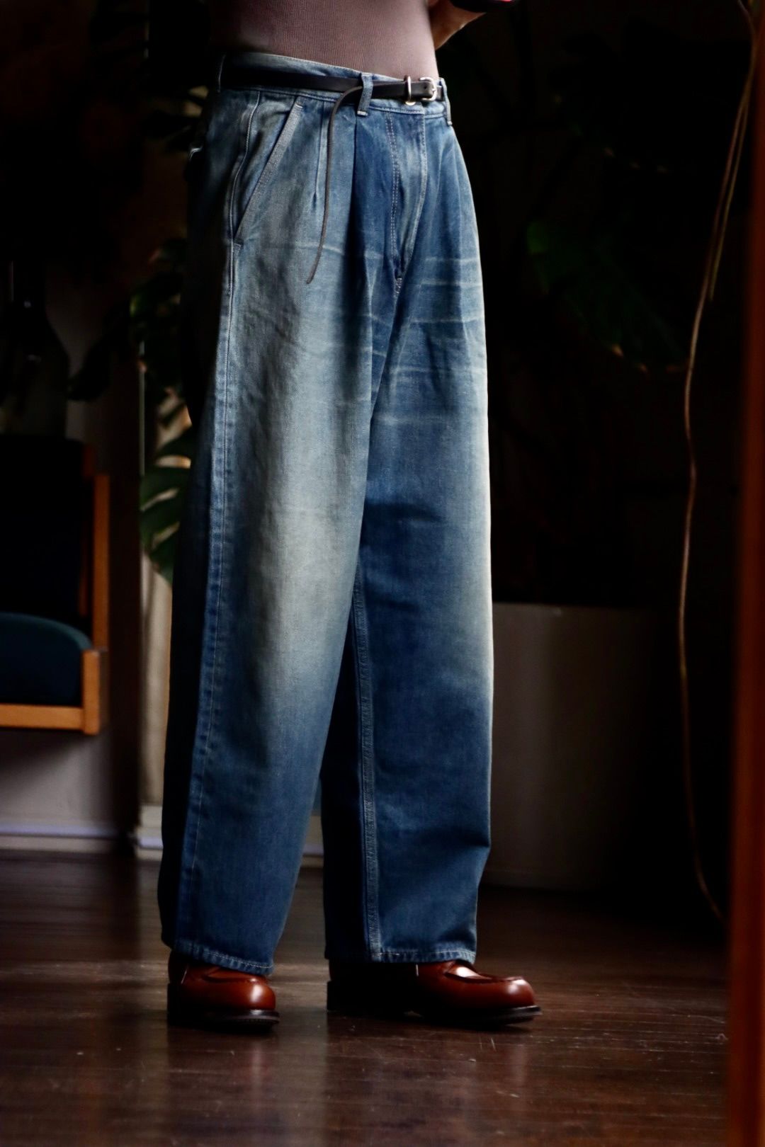 Graphpaper 23AW Selvage Denim Two Tuck Pantsスタイル.2023.8.1.