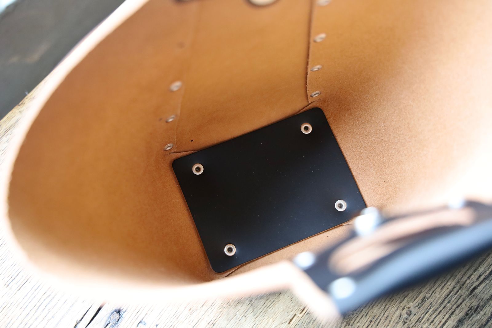 エンダースキーマ  ハンドルバッグ assemble pyramid bag S(vs-rb-aps)black☆3月15日(土)12:00発売！