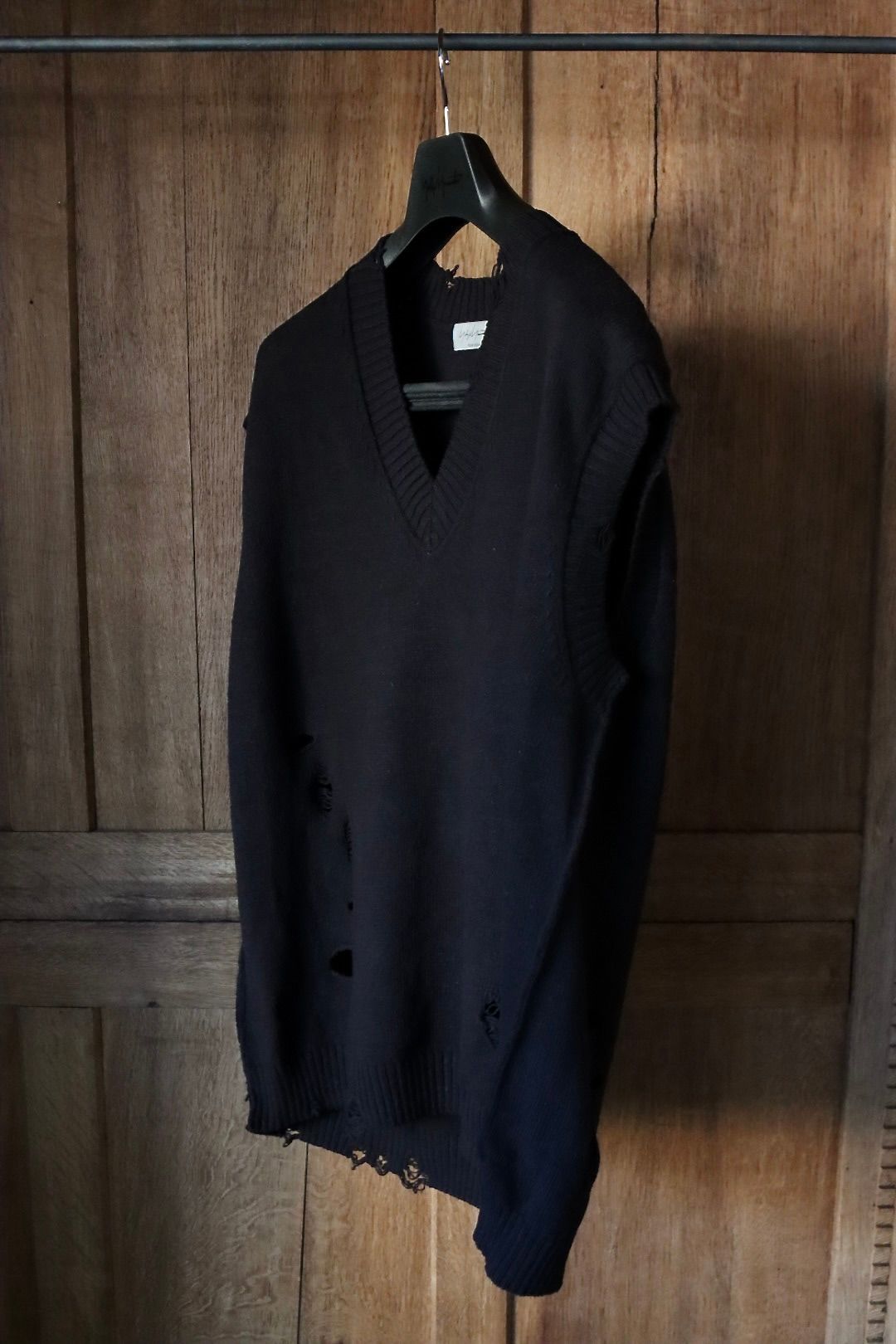 ヨウジヤマモト24SS 7G1P HOLE DESIGN DAMAGED V-NECK VEST(HS-K15-094-2)BLACK
