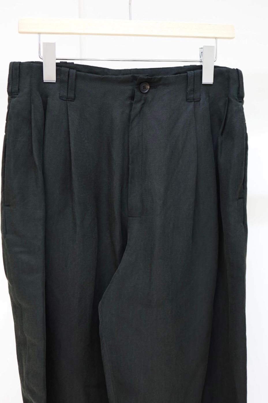 YOKE 26SS Linen Silk Kersey 3pleated Tapered Trousers(YK26SS01209P)BLACK