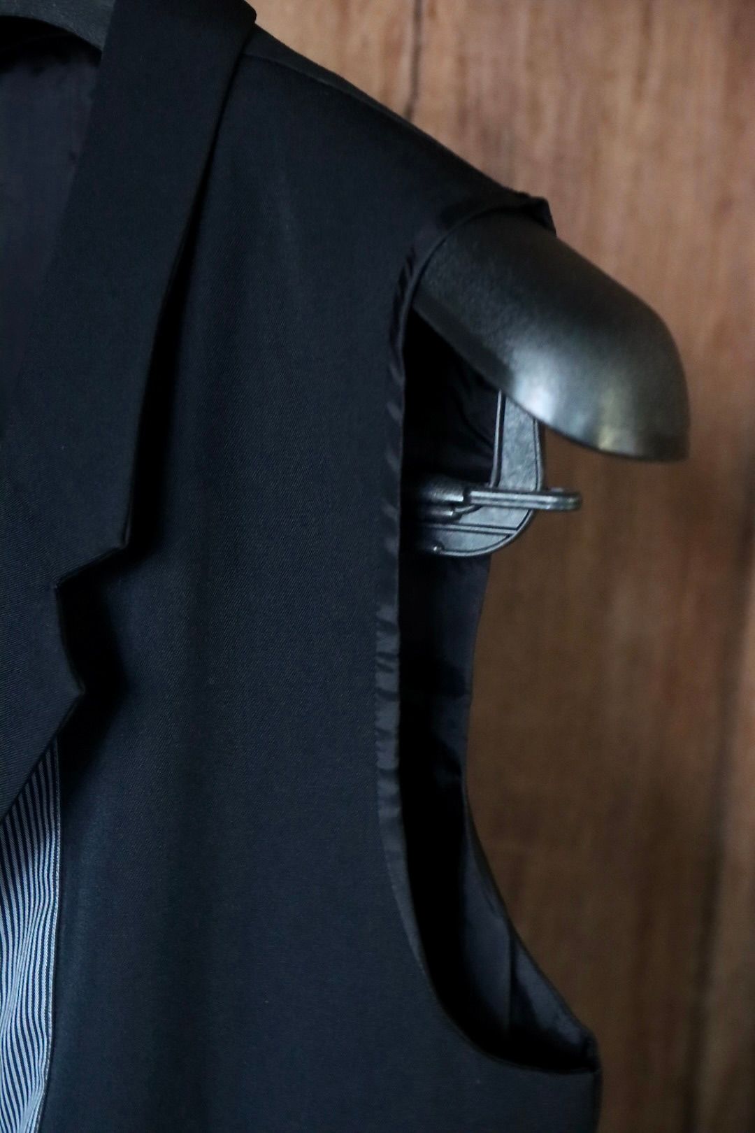 ヨウジヤマモト24SS GABARDINE W-LEFT DECORATIVE CLOTH VEST(HS-V10-100-2)BLACK