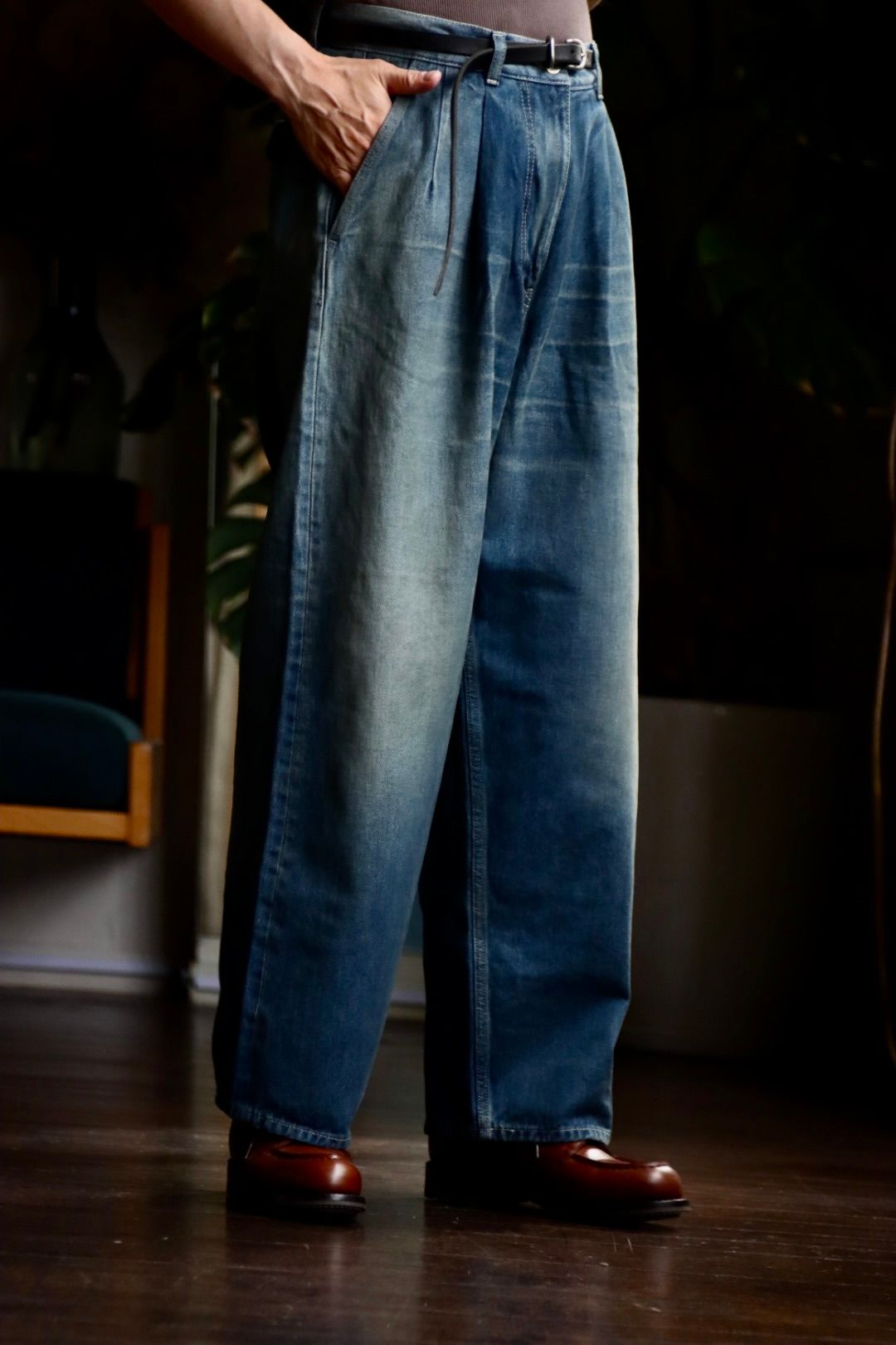 Graphpaper 23AW Selvage Denim Two Tuck Pantsスタイル.2023.8.1.