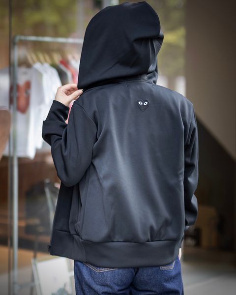 PLAY COMME des GARCONS  エステルスムースバックワンポイントパーカー style.2024.09.10