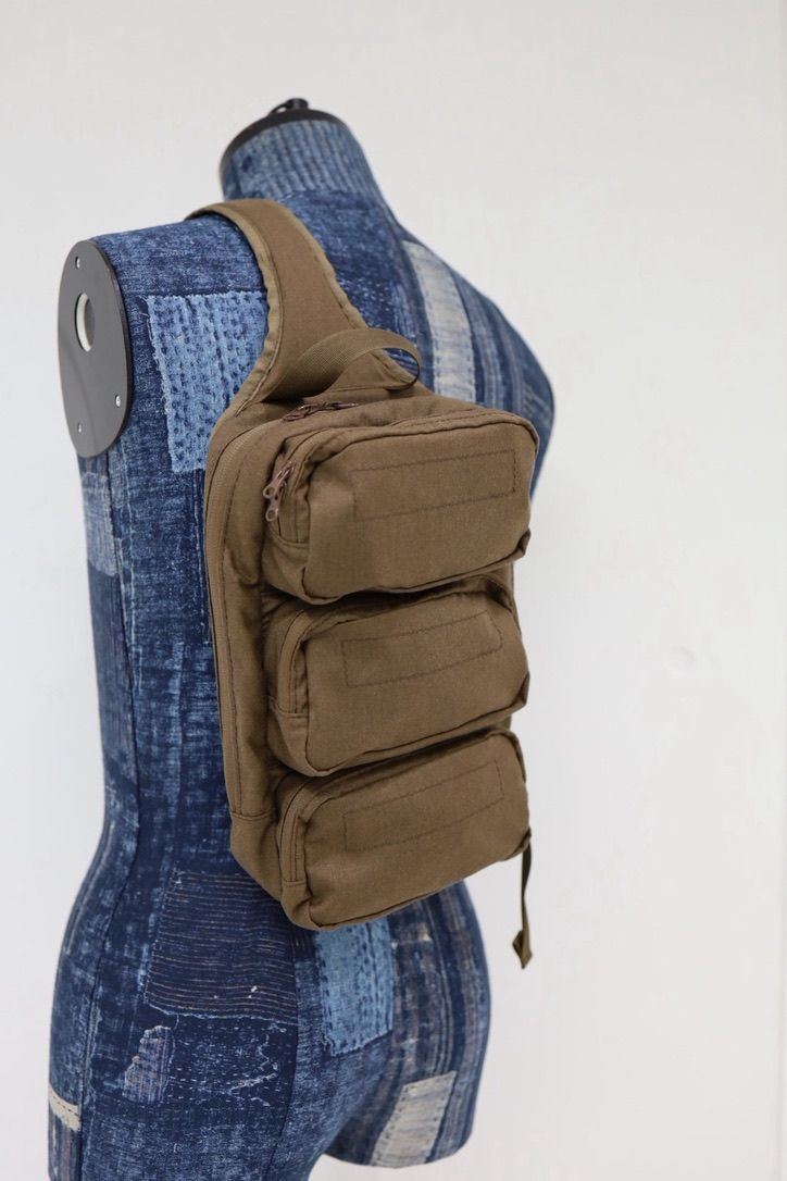 グラフペーパー  Fine Wool Saxony Medium Shoulder Bag(GU263-90428)BROWN☆10月10日(土)新作発売！
