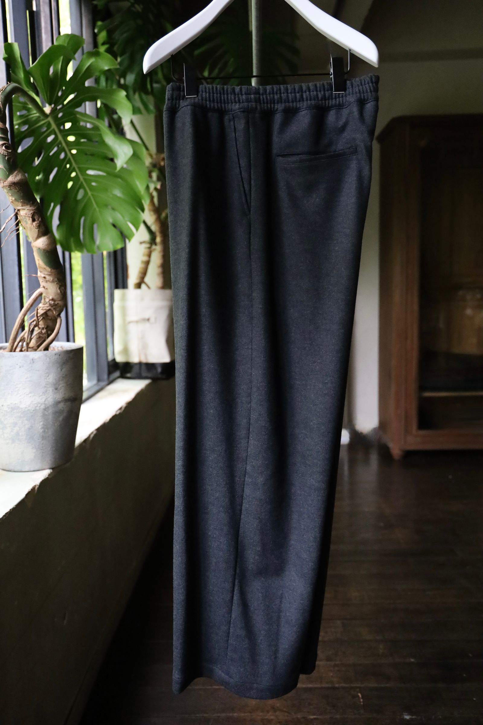 グラフペーパー 24AW Wool Smooth Flannel Easy Wide Pants (GM244-40011)GRAY