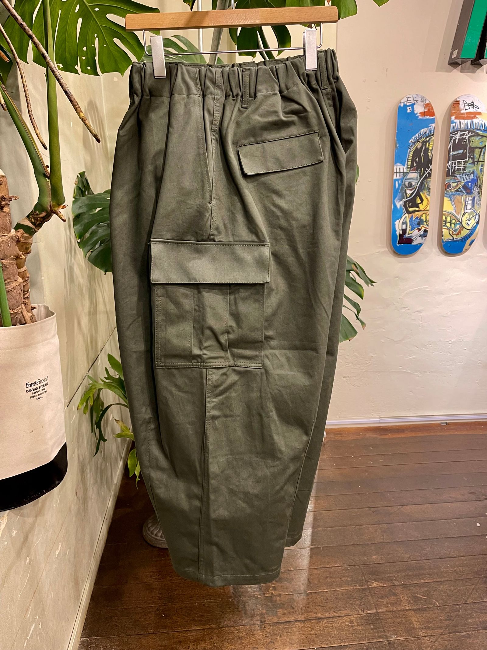イズネス23SS バルーンカーゴパンツ BALLOON CARGO EZ PANTS(1004AWPT04)KHAKI
