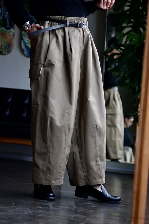 is-ness バルーンカーゴパンツ BALLOON CARGO EZ PANTSスタイル