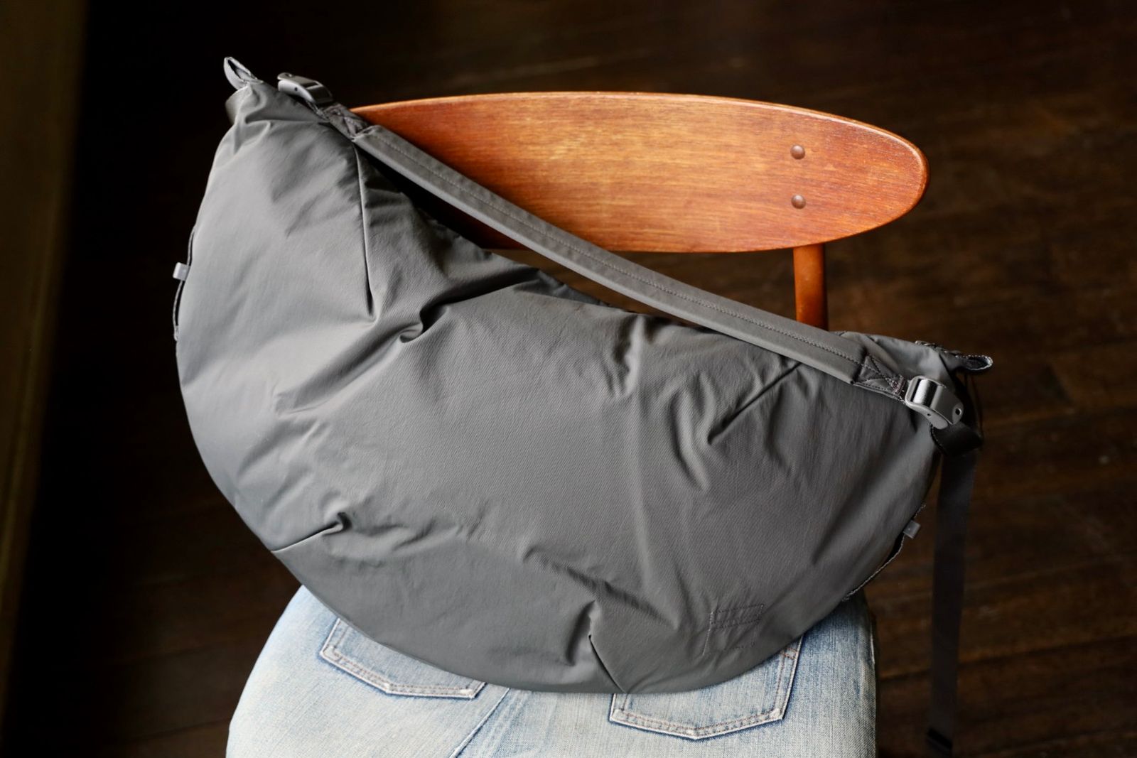 グラフペーパー 25AW Blankof for GP Large Crescent Bag(GU253-90580)SLATE GRAY☆8月9日(土)発売！