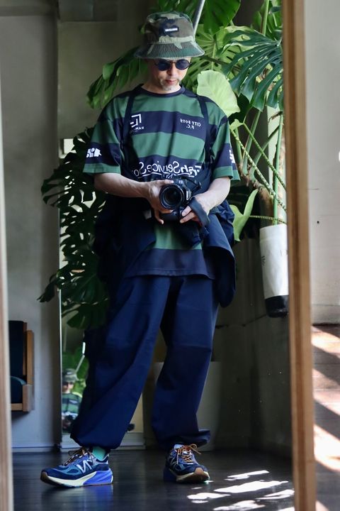 FreshService × HOUYHNHNM “EDITOR’S JACKET” & “EDITOR’S TROUSERS”NAVYスタイル