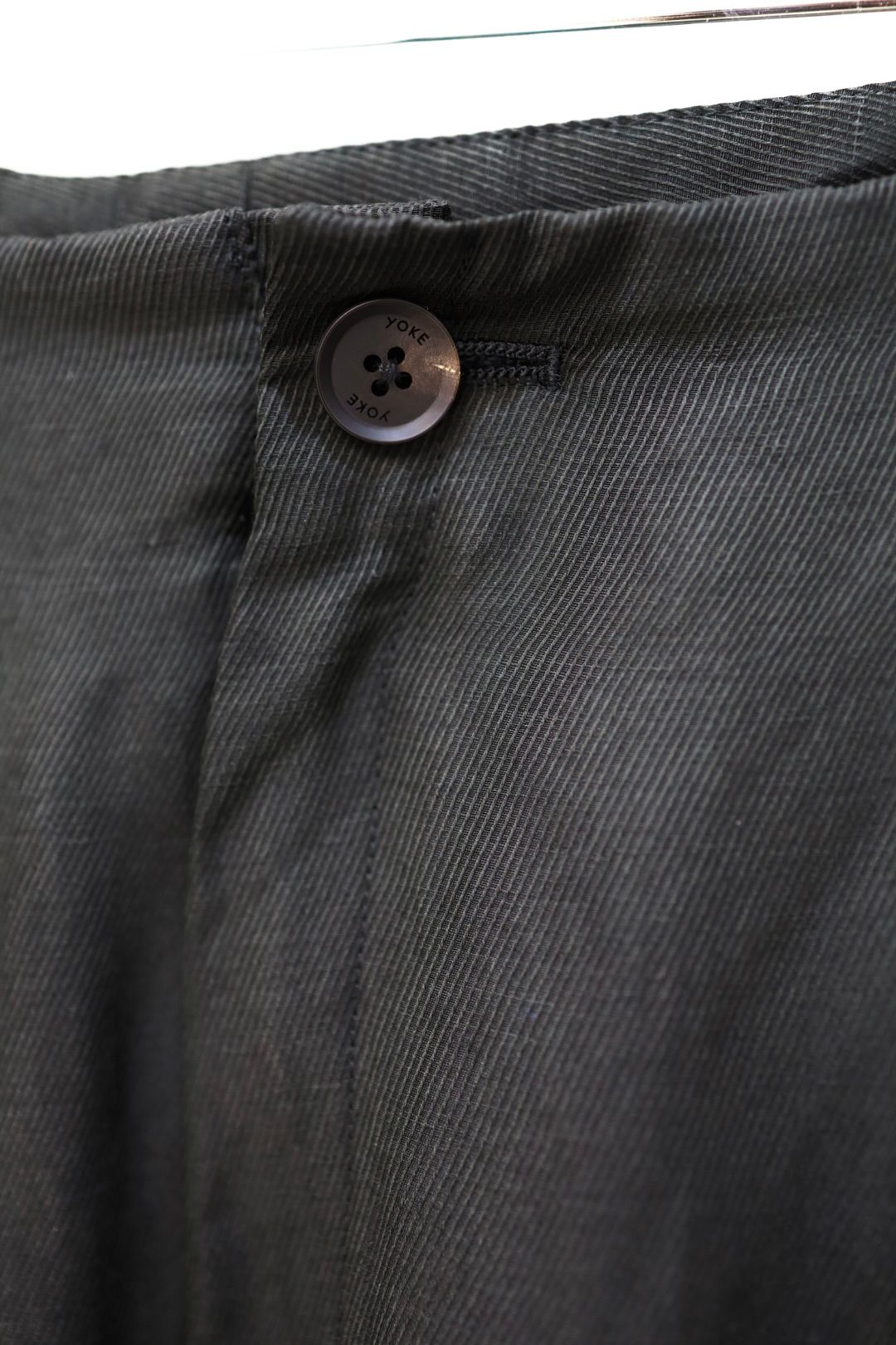 YOKE 26SS Linen Silk Kersey 3pleated Tapered Trousers(YK26SS01209P)BLACK