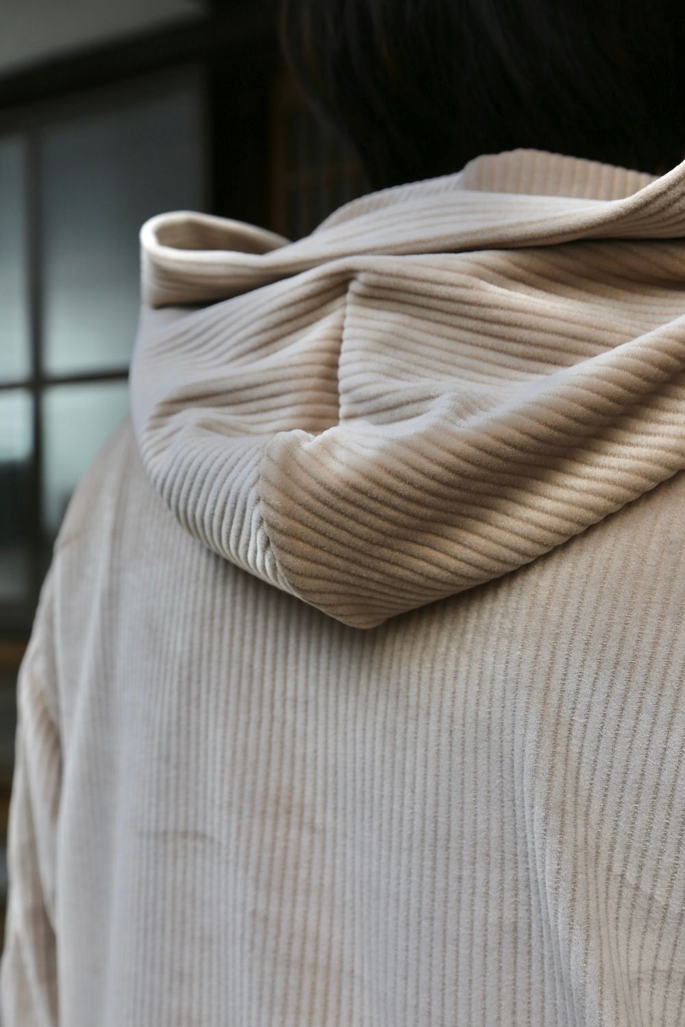 CHAOS EMBROIDERY COMFY HOODIE(21SS24BL118) style.2021.1.16.