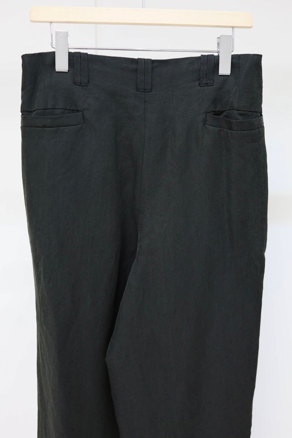 YOKE 26SS Linen Silk Kersey 3pleated Tapered Trousers(YK26SS01209P)BLACK