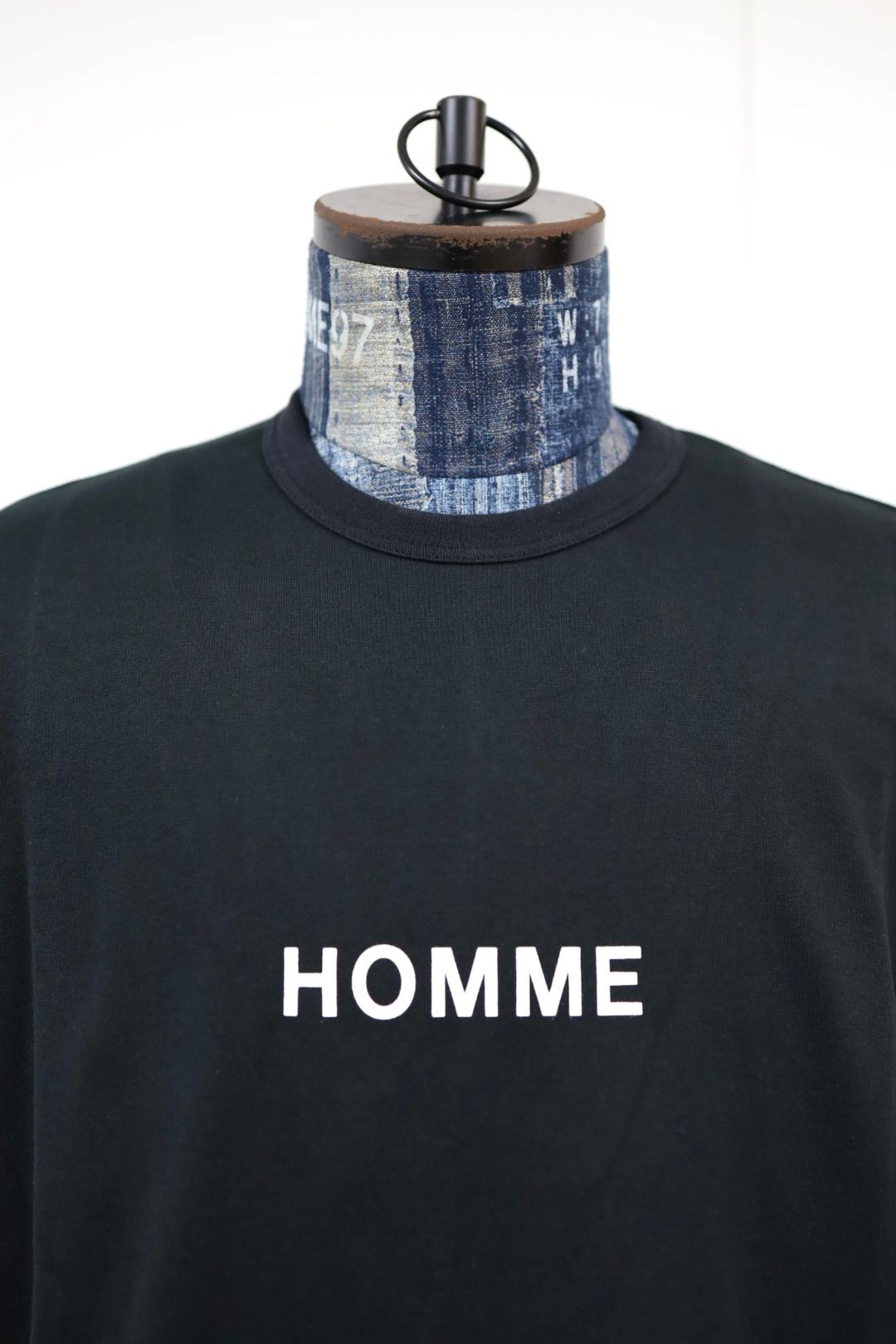 コムデギャルソンオム25AW ロゴプリントTシャツ(HQ-T103-051)BLACK☆4月3日(金)新作発売！