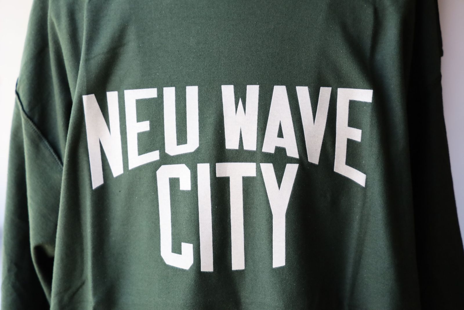 イズネスミュージック 25AW NEU WAVE LONG SLEEVE T-SHIRT (IMP6_10_NEUWAVELS01) FOREST