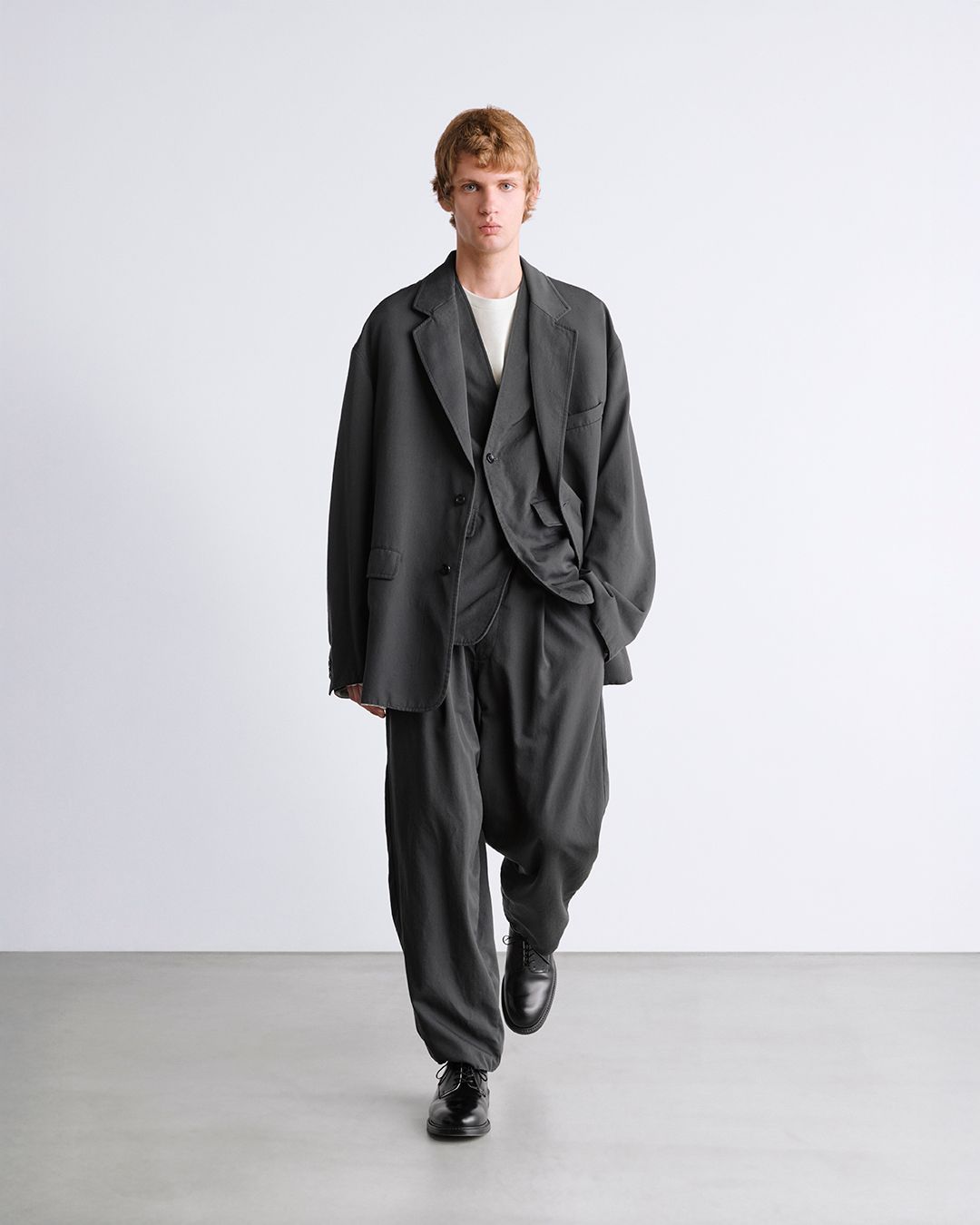 グラフペーパー 26SS Fulled Wool Twill Wide Easy Pants(GM261-40342)CHARCOAL☆2月7日(土)発売！
