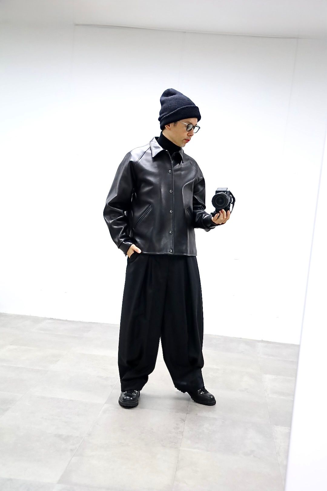 A.PRESSE Leather Coach Jacketスタイル