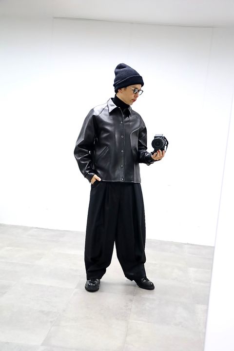 A.PRESSE Leather Coach Jacketスタイル